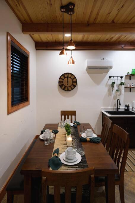 Little Dutch Cabin #3 - 12 Min To Magnolia-Baylor Bellmead エクステリア 写真